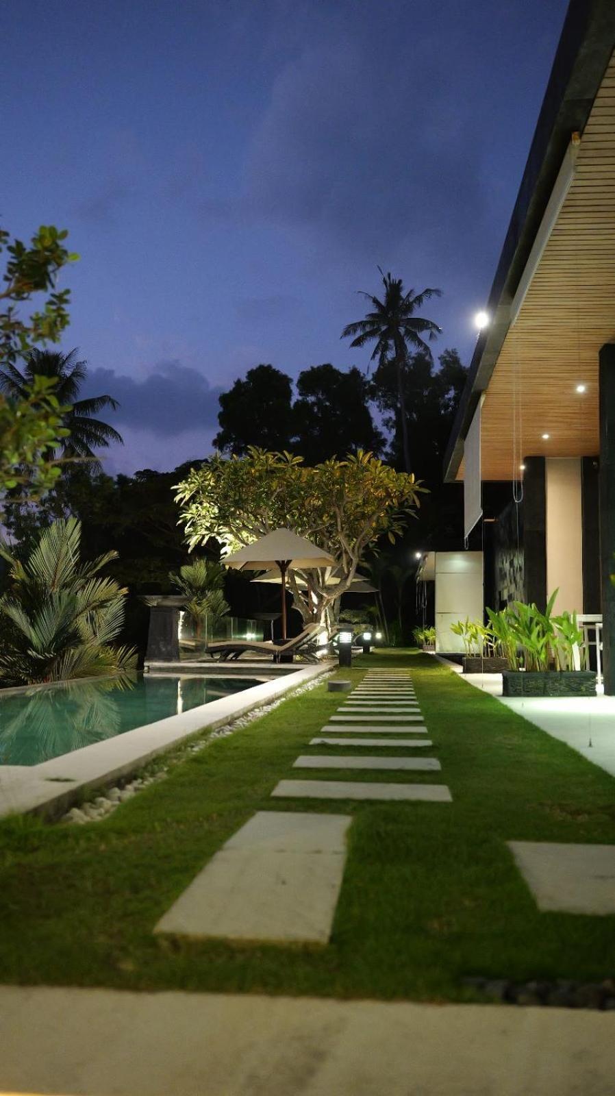Hotel The Puncak Lombok Senggigi Exterior foto